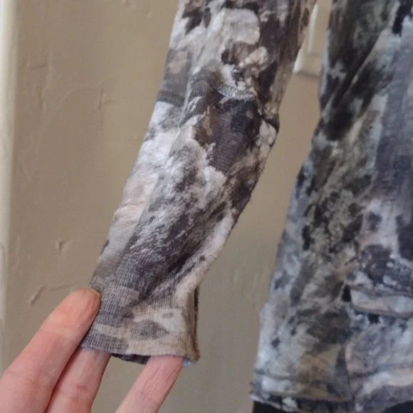 David Cline Gray and Taupe Long Sleeve Blouse - Picture 3 of 9